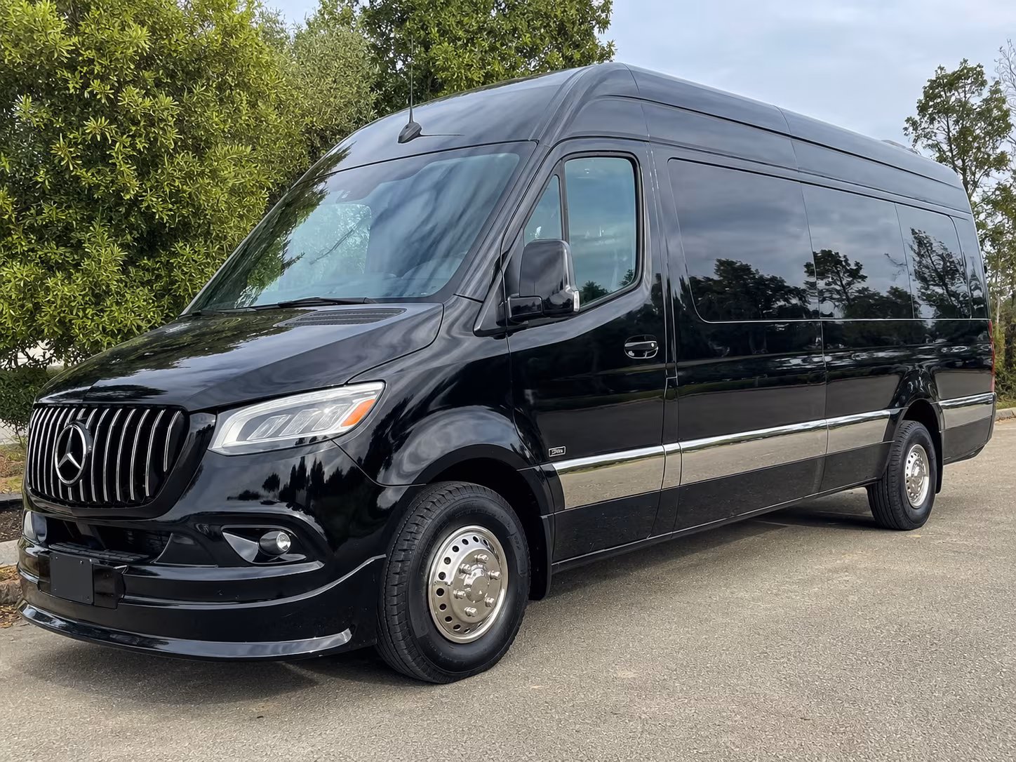 book a bus for your next airport transfer 2