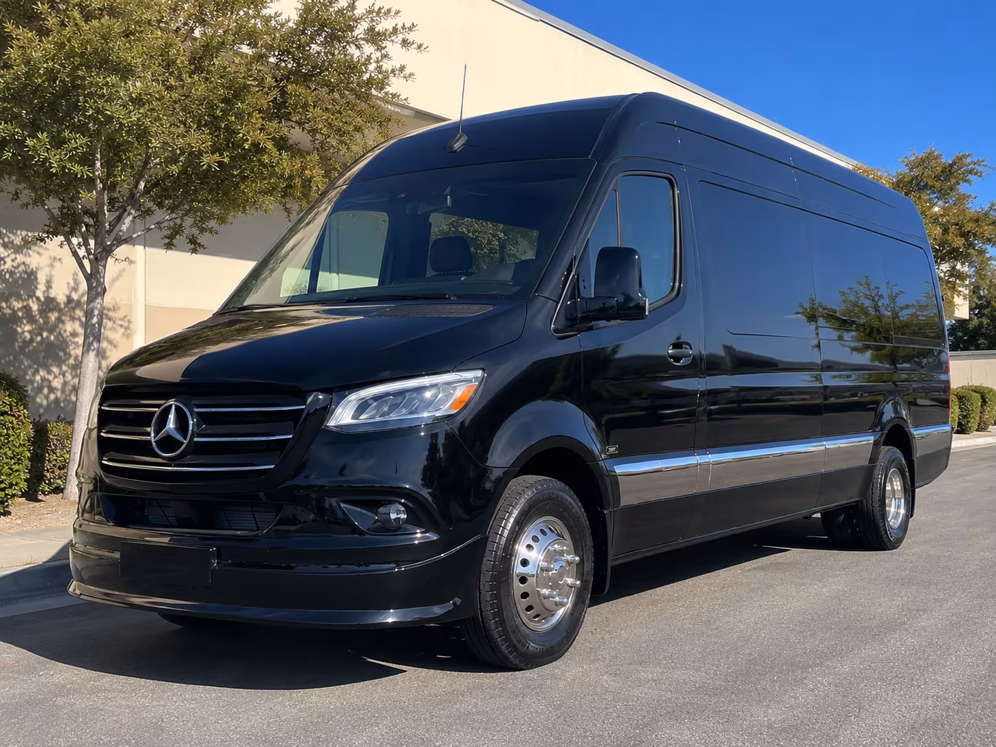 book a bus for your next corporate event 5