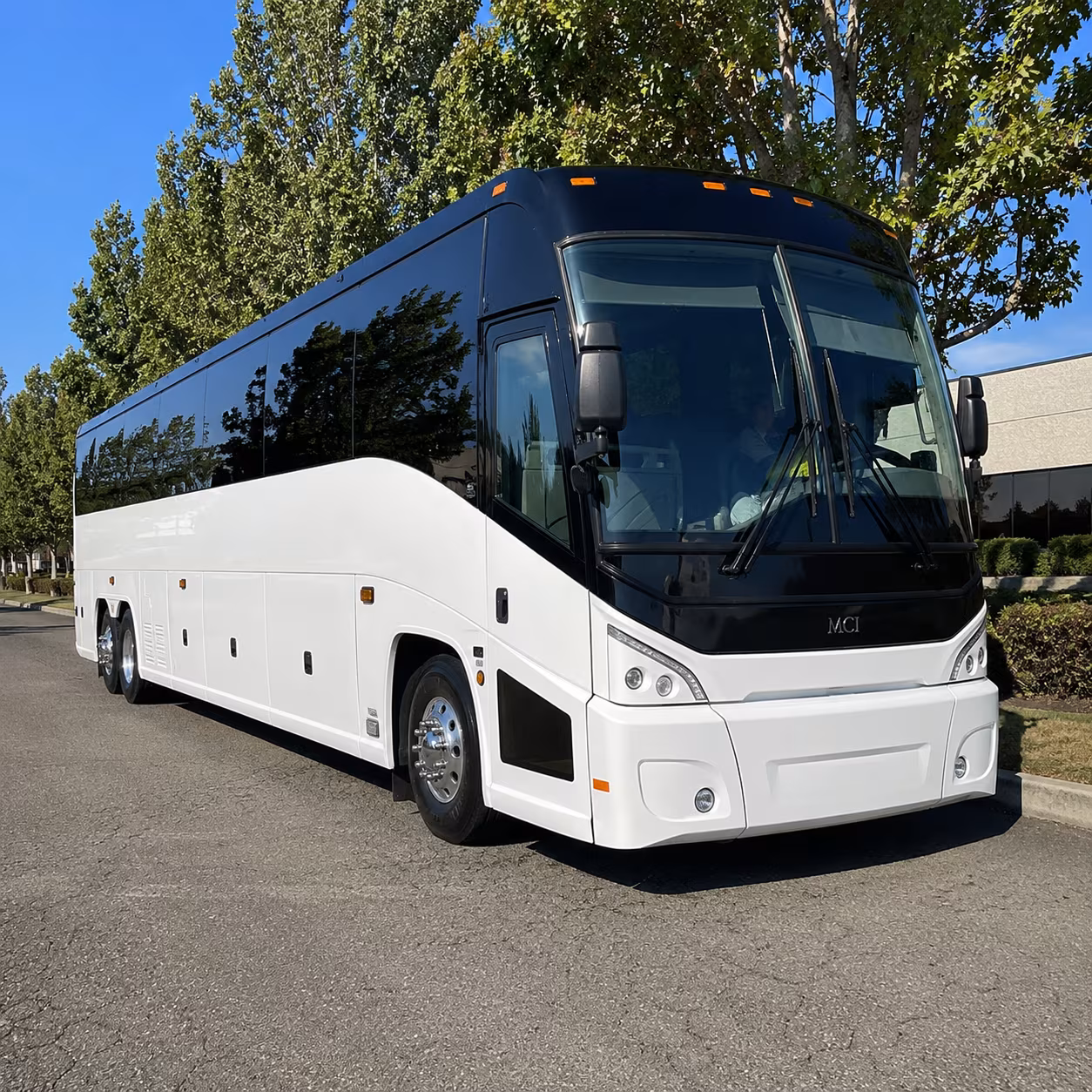 kent 50 passenger charter bus