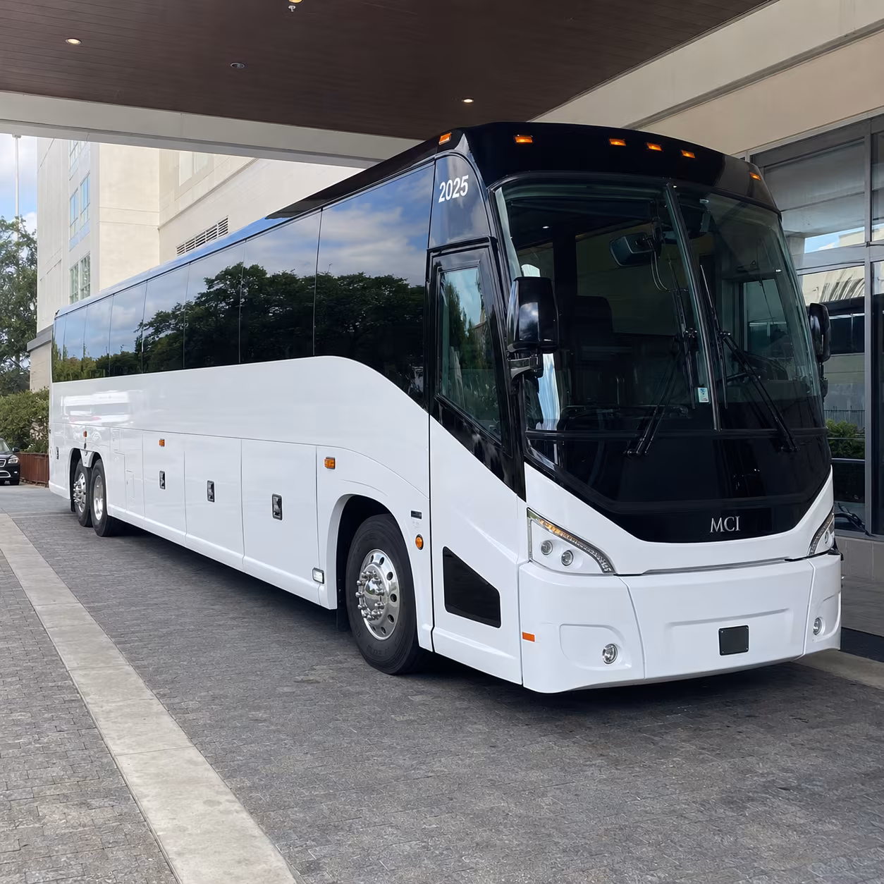 kent 54 passenger charter bus