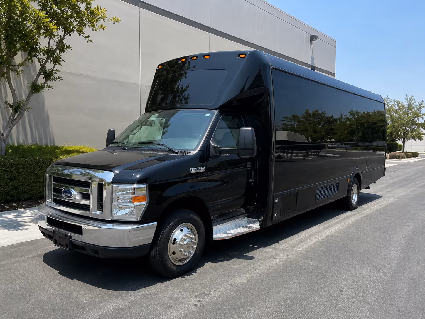 party buses for bachelorette wine tours around kent and woodinville