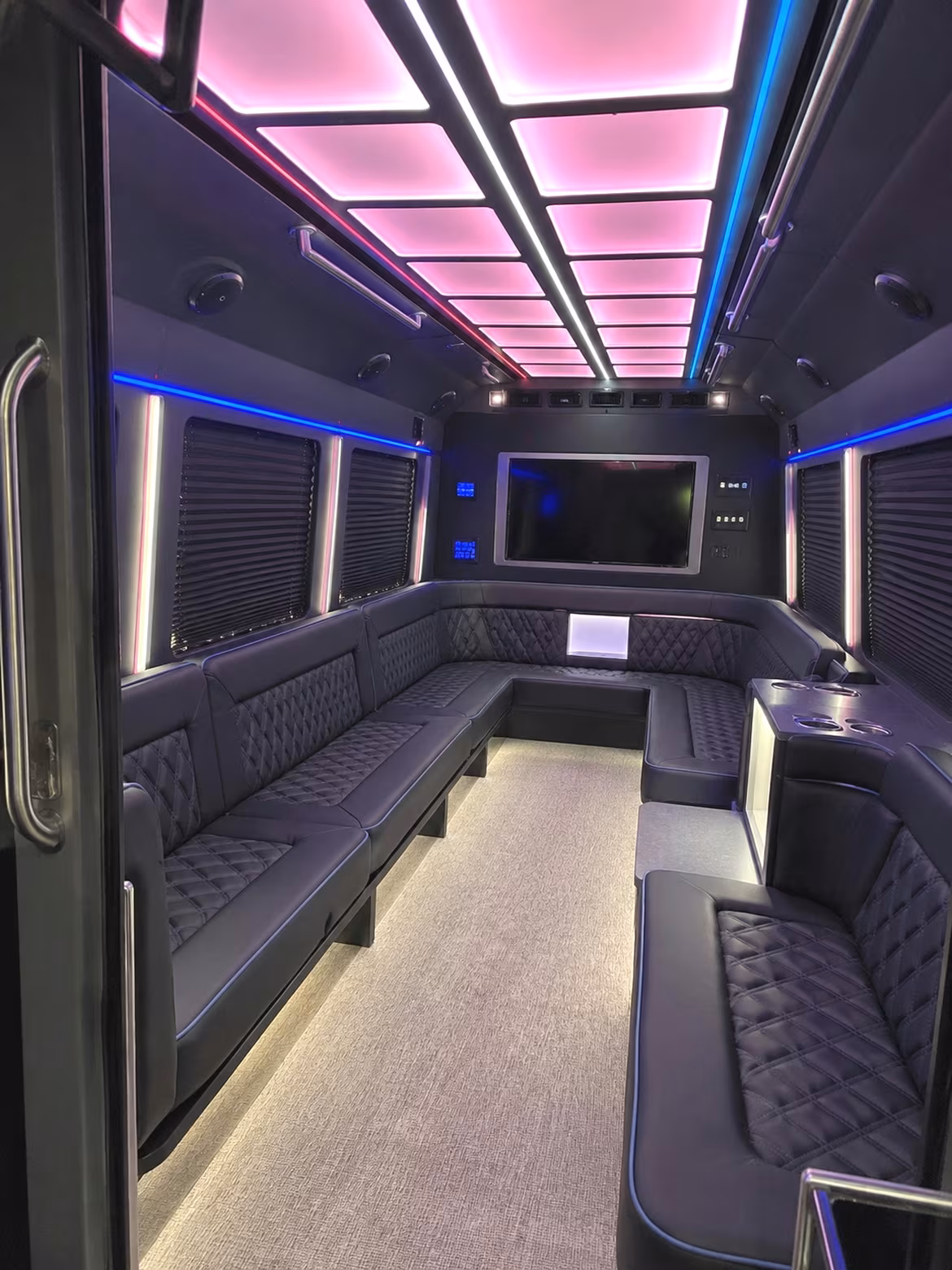 winery and brewery combo tour buses around south king county